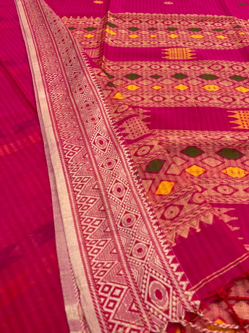 Handloom Pure Cotton Rani Pink Jamdani Saree - Image 4