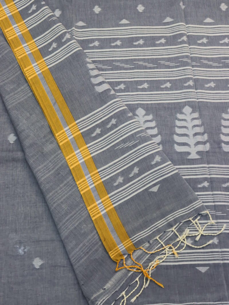 Charcole Handloom Khadi Cotton Dhakai Jamdani Saree - Image 4