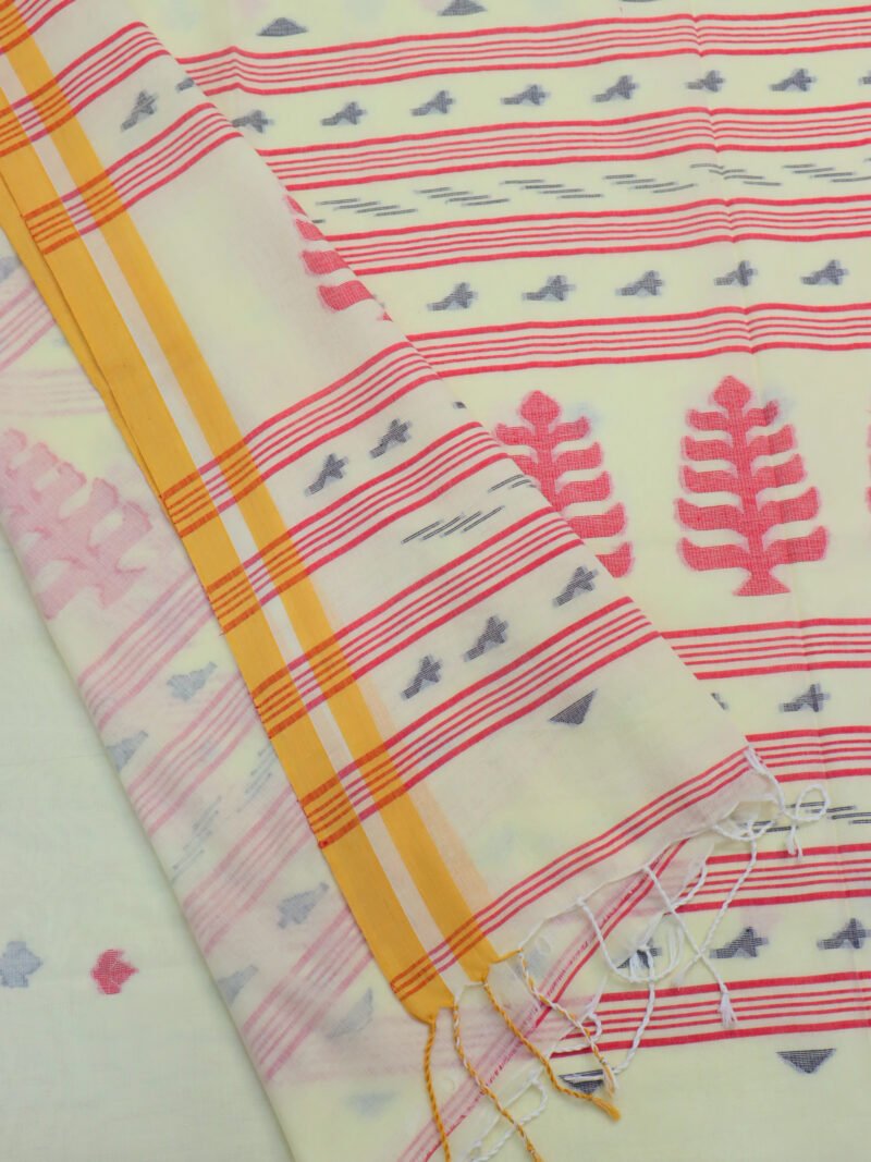Off White Handloom Khadi Cotton Dhakai Jamdani Saree - Image 4