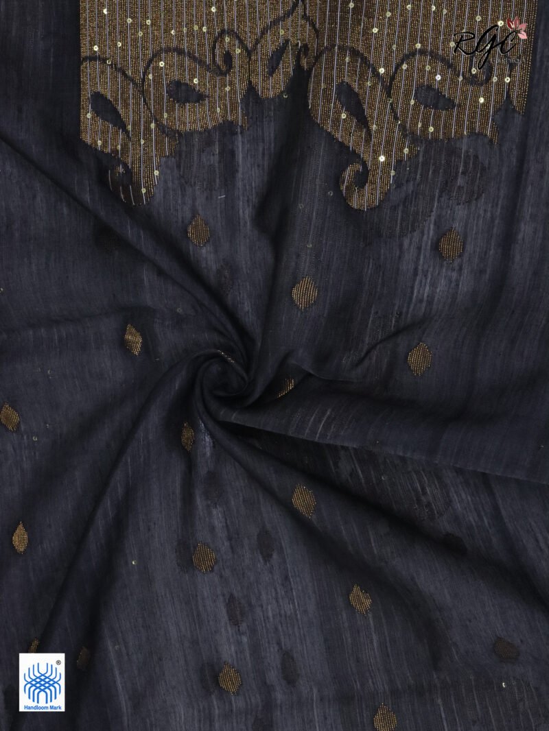 Off-white Matka Muslin Silk Antique Zari Sequence Work Jamdani Saree - Image 5