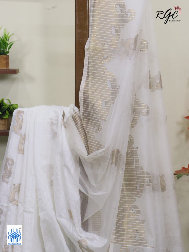 Off-white Matka Muslin Silk Antique Zari Sequence Work Jamdani Saree - Image 8