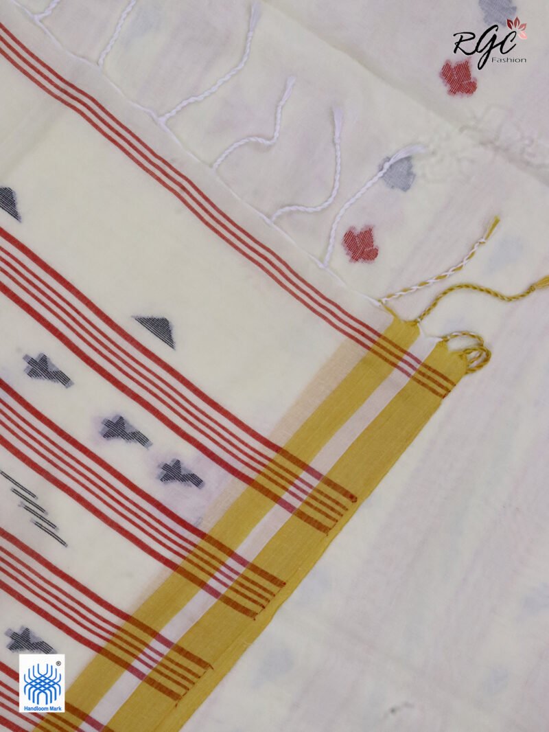 Off White Handloom Khadi Cotton Dhakai Jamdani Saree - Image 4