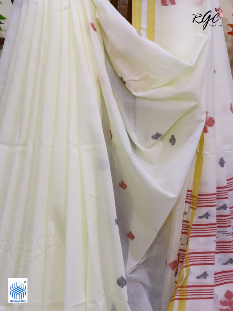 Off White Handloom Khadi Cotton Dhakai Jamdani Saree - Image 10