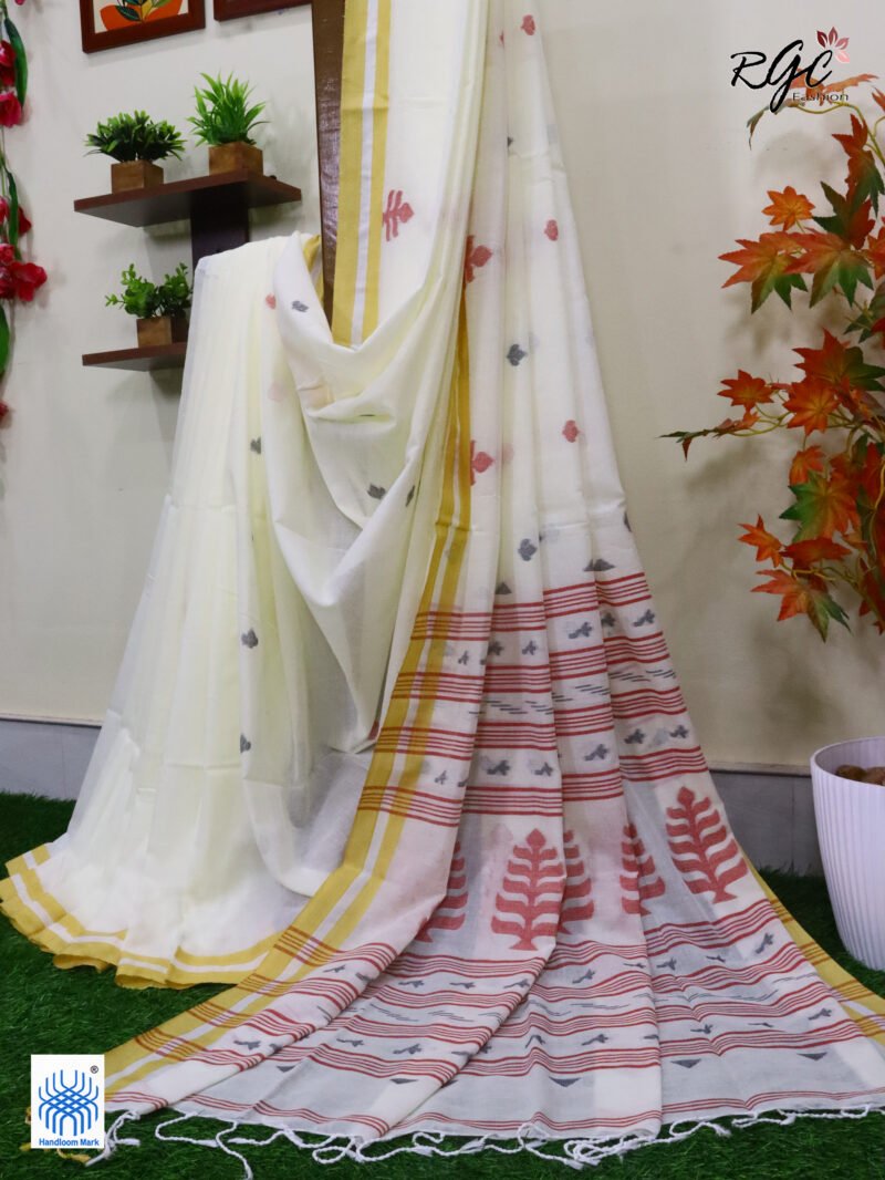 Off White Handloom Khadi Cotton Dhakai Jamdani Saree - Image 9