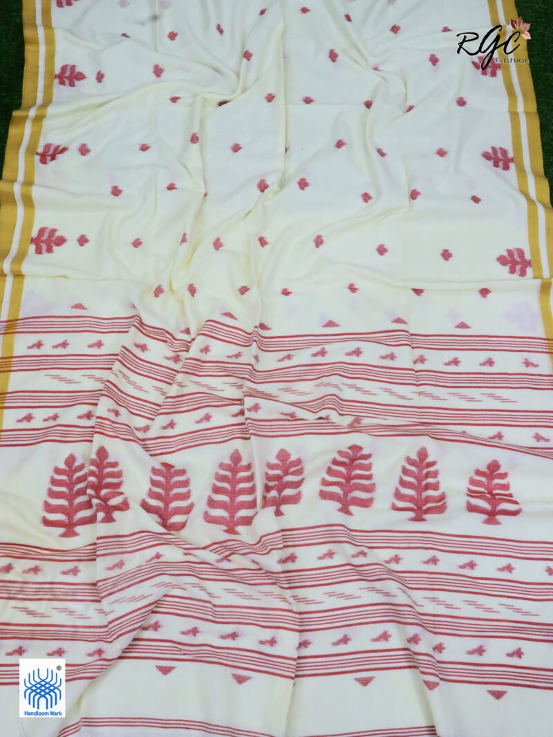 Off White Handloom Khadi Cotton Dhakai Jamdani Saree - Image 4