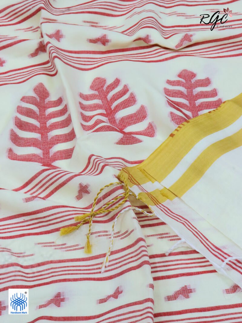 Off White Handloom Khadi Cotton Dhakai Jamdani Saree - Image 3