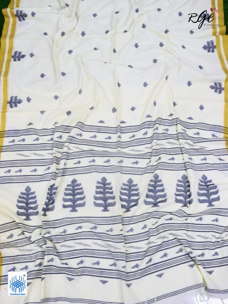 Off White Handloom Khadi Cotton Dhakai Jamdani Saree - Image 3