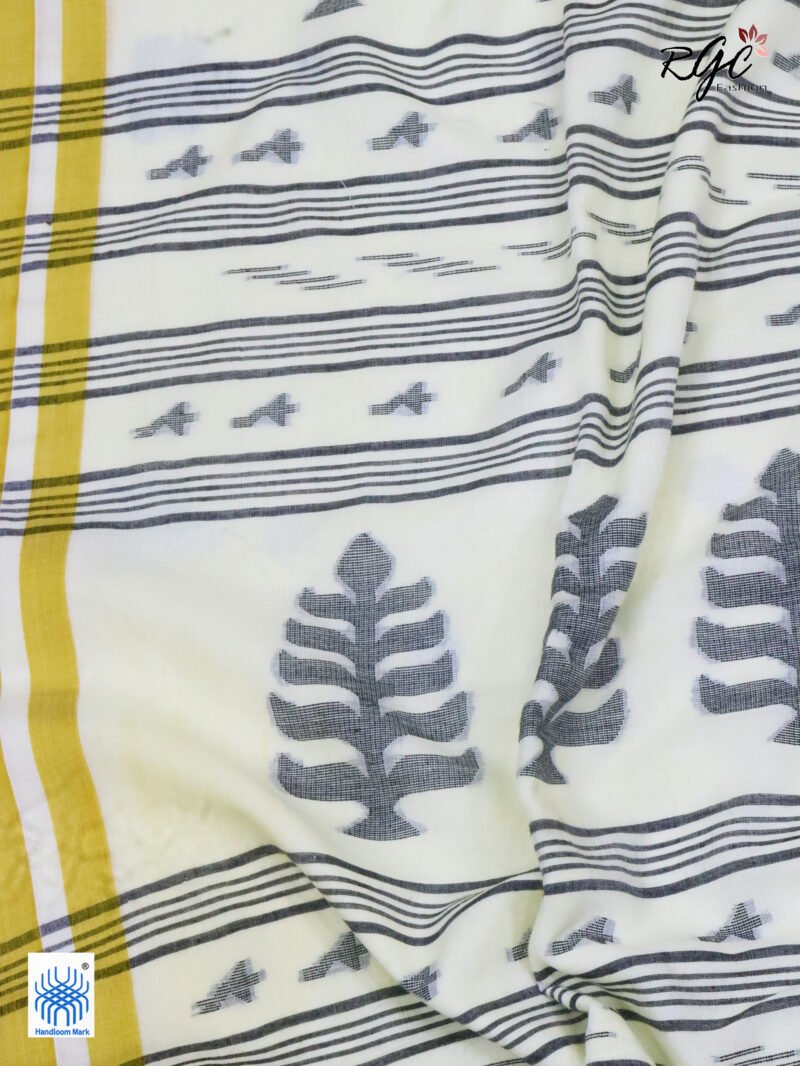 Off White Handloom Khadi Cotton Dhakai Jamdani Saree - Image 5