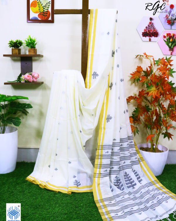 Off White Handloom Khadi Cotton Dhakai Jamdani Saree