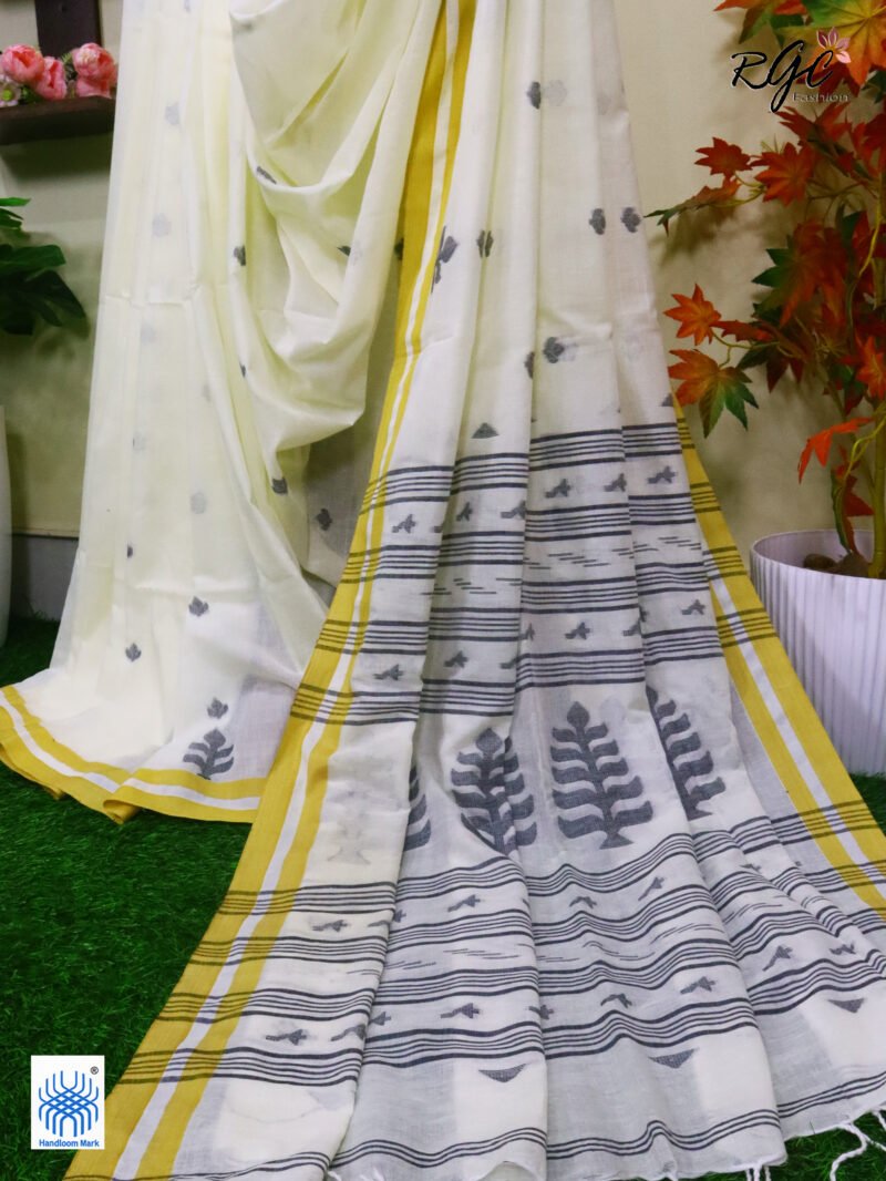 Off White Handloom Khadi Cotton Dhakai Jamdani Saree - Image 6