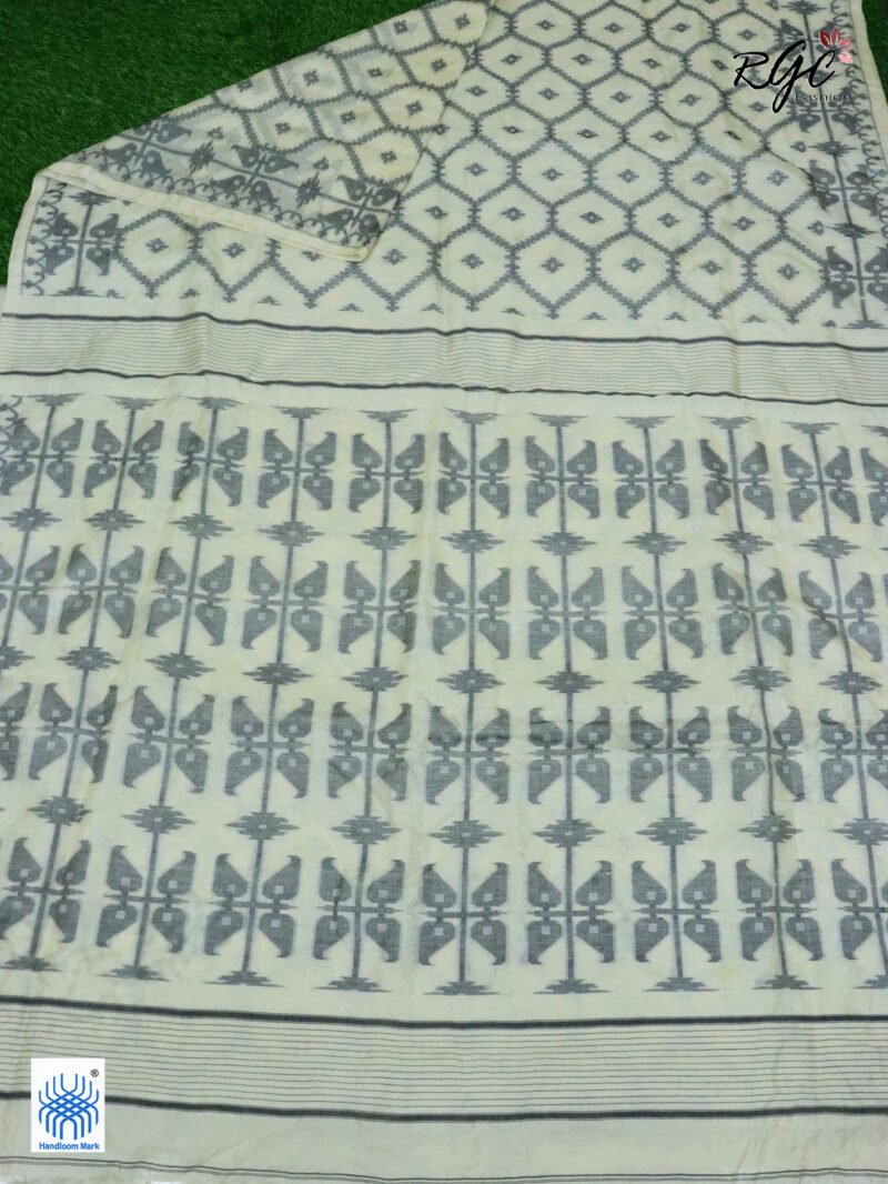 Off-White Pure Handloom Gachi Tussar Allover Jamdani Saree - Image 7