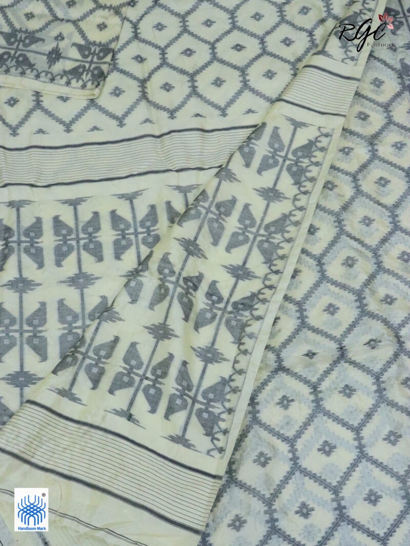 Off-White Pure Handloom Gachi Tussar Allover Jamdani Saree - Image 6