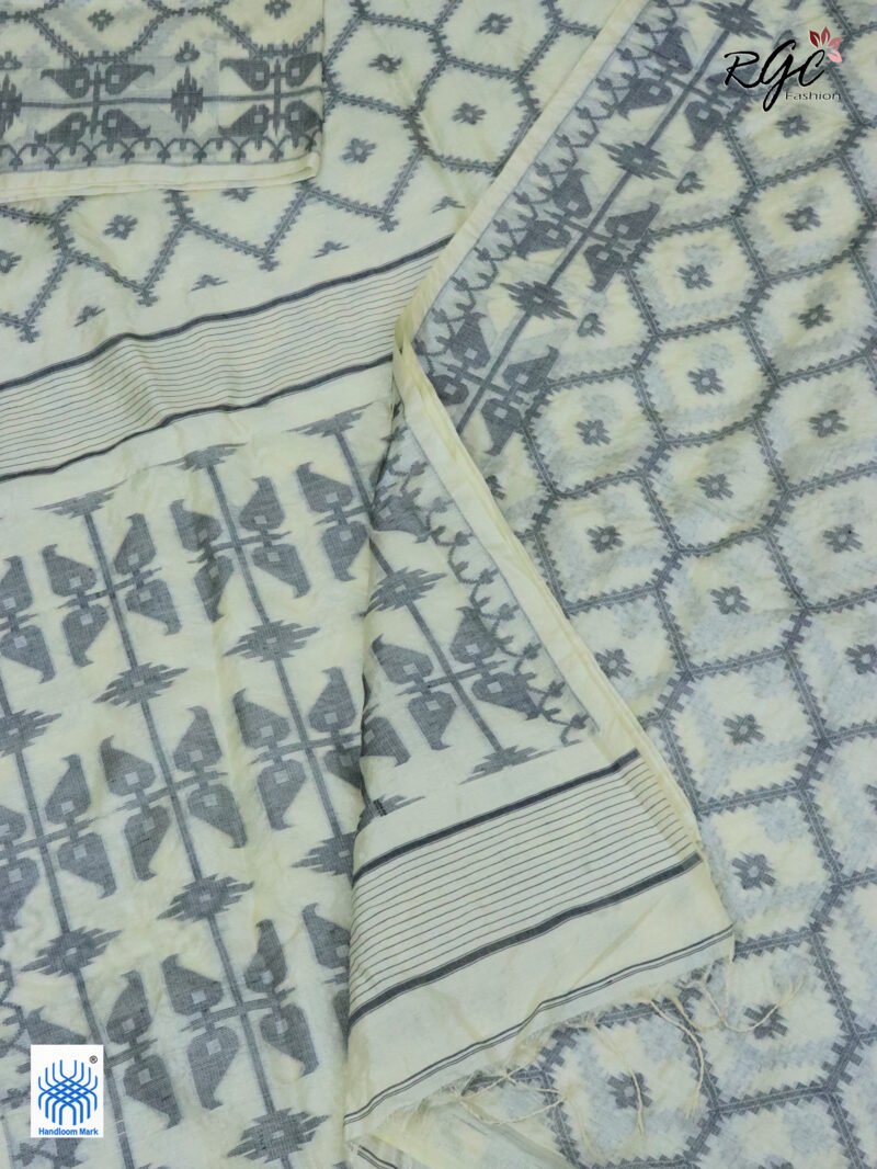 Off-White Pure Handloom Gachi Tussar Allover Jamdani Saree - Image 5