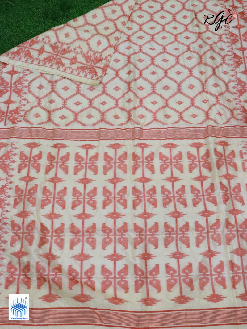 Off-White Pure Handloom Gachi Tussar Allover Jamdani Saree - Image 6
