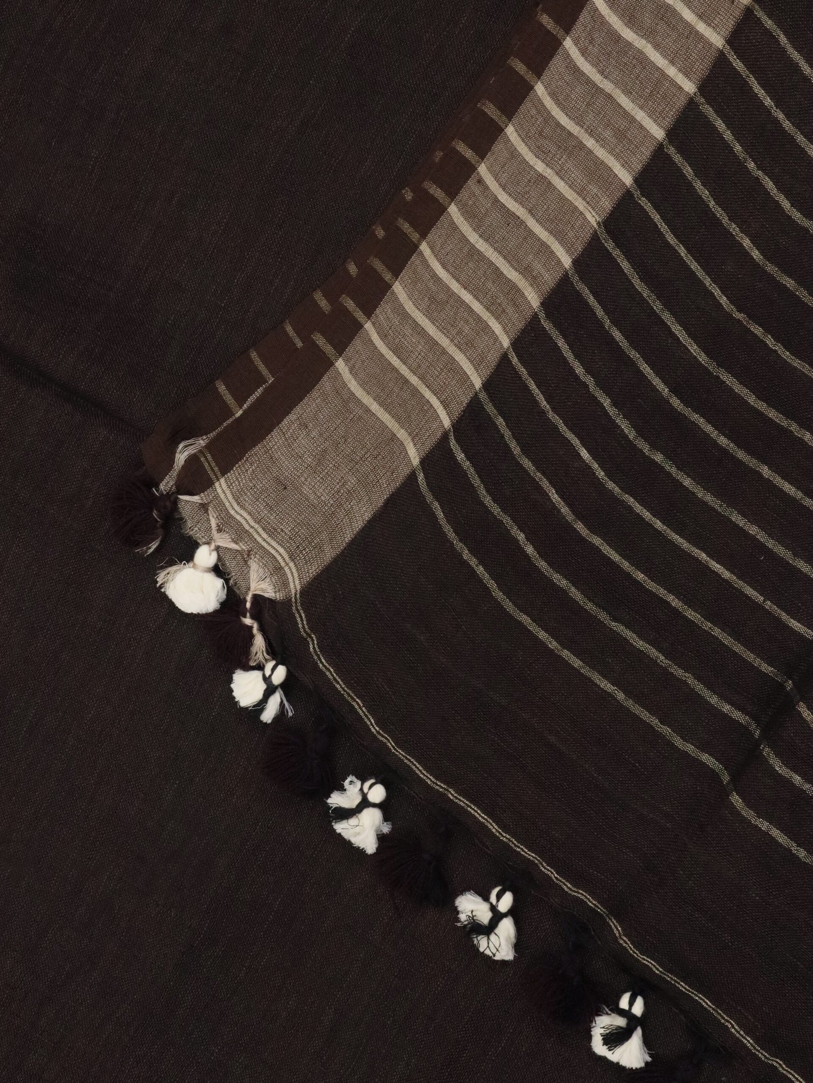 Brown Linen Palin Silver Zari Border Saree - Image 4