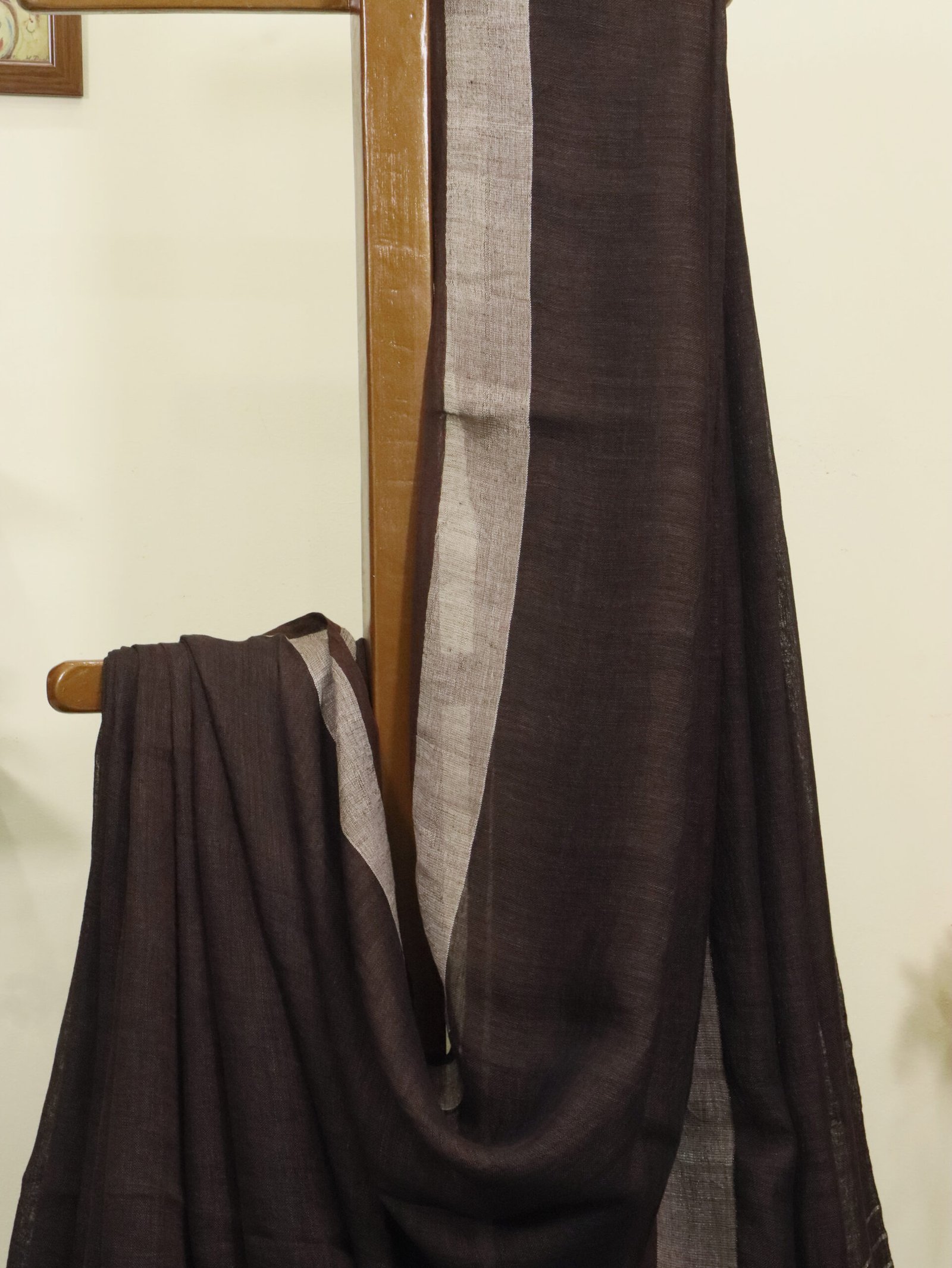 Brown Linen Palin Silver Zari Border Saree - Image 10
