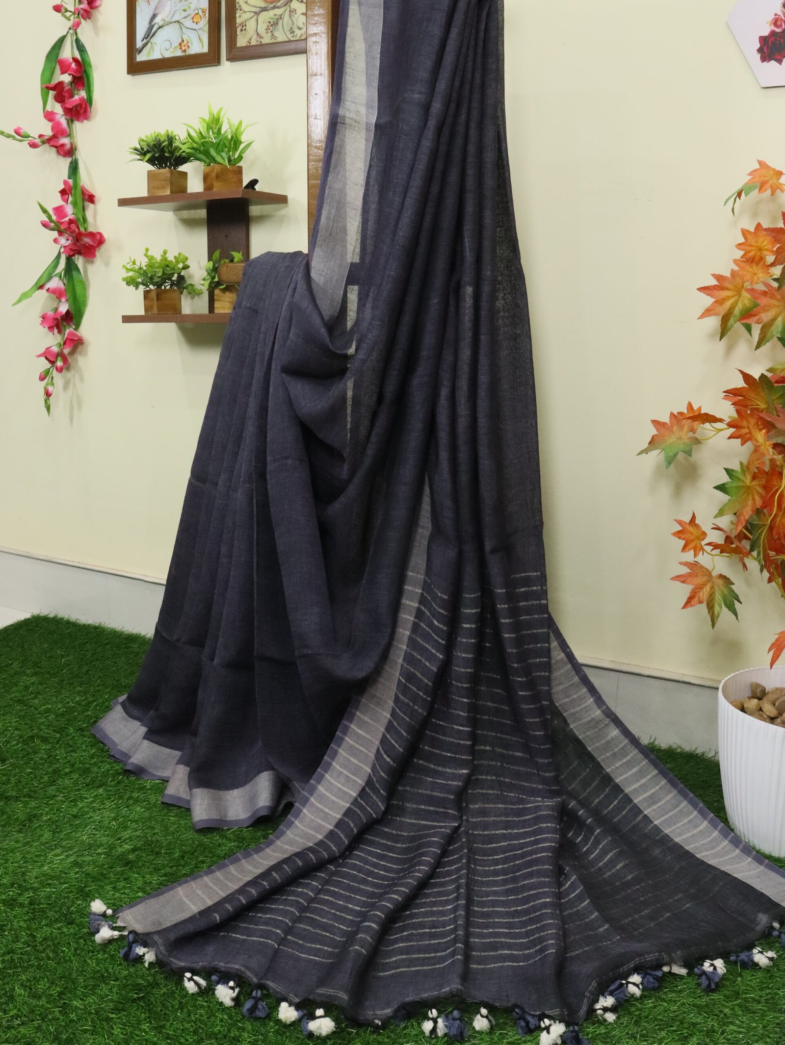 Grayish Black Linen Palin Silver Zari Border Saree - Image 3