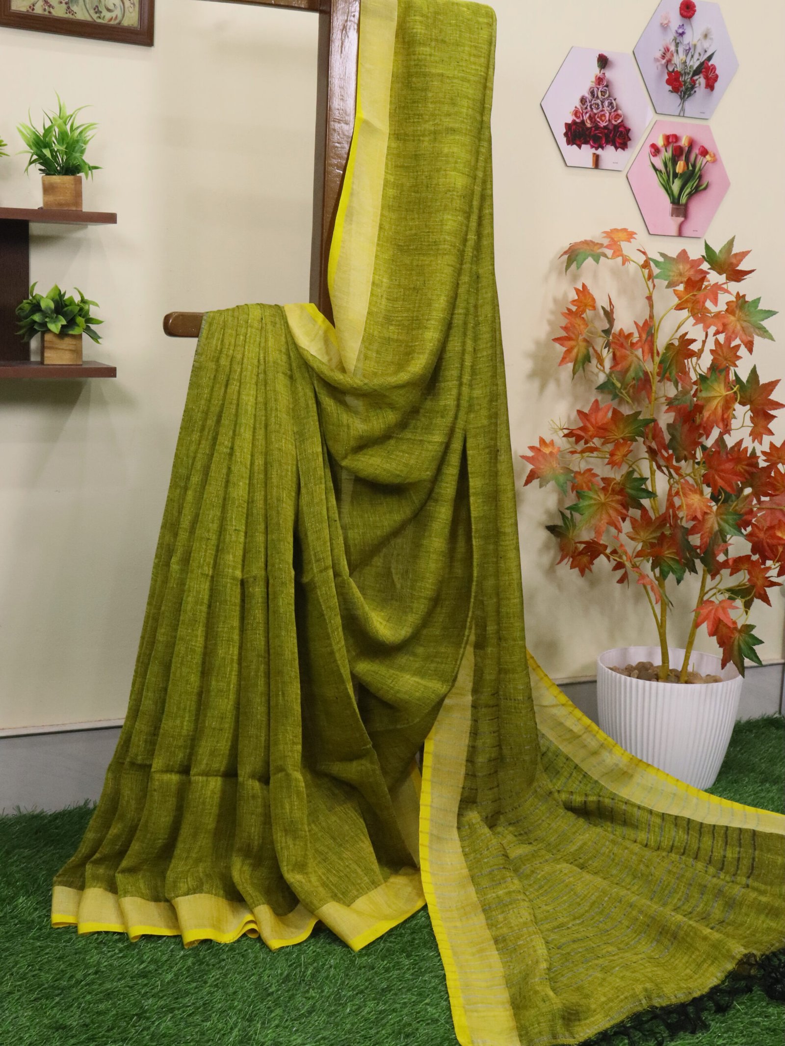 Blackish Yellow Linen Palin Silver Zari Border Saree - Image 4