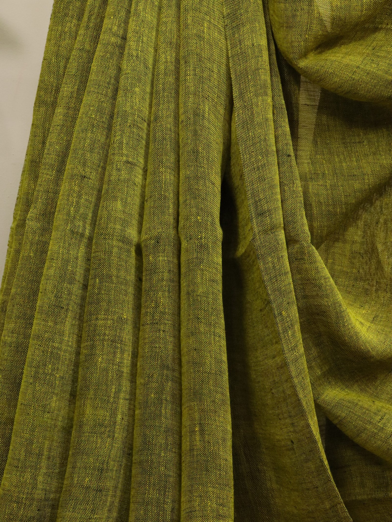 Blackish Yellow Linen Palin Silver Zari Border Saree - Image 3