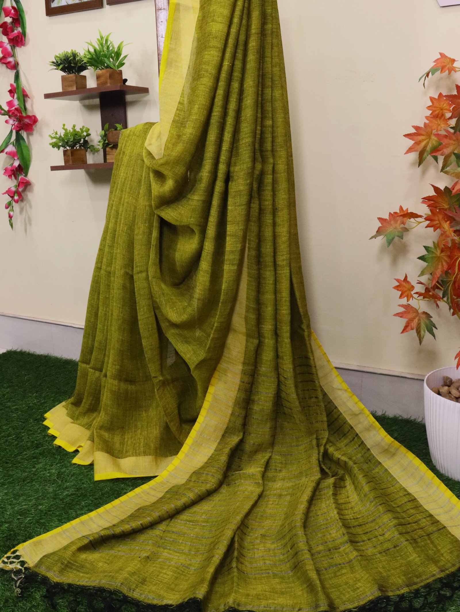 Blackish Yellow Linen Palin Silver Zari Border Saree - Image 2