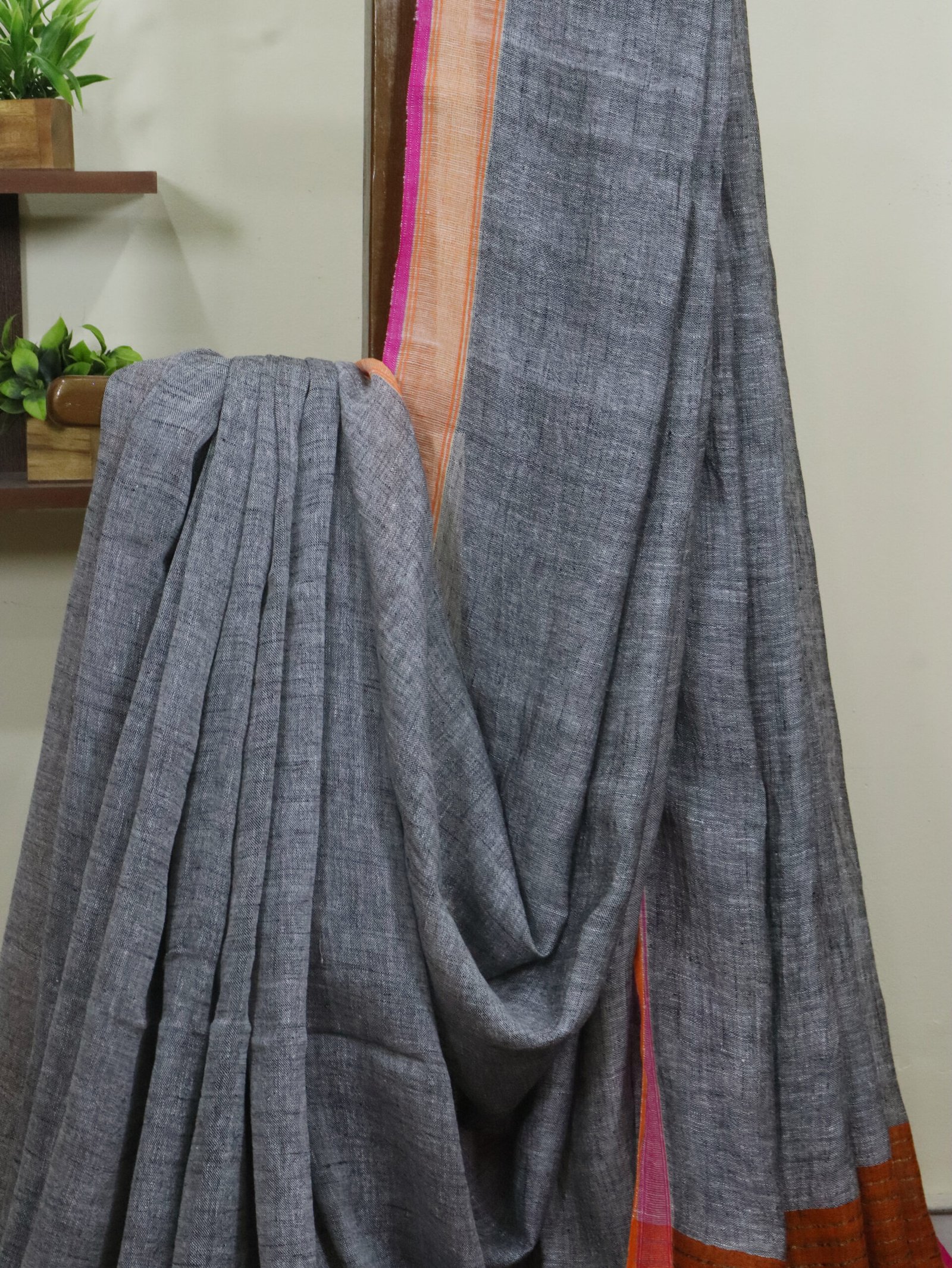 Gray Pure Linen Plain Saree - Image 2