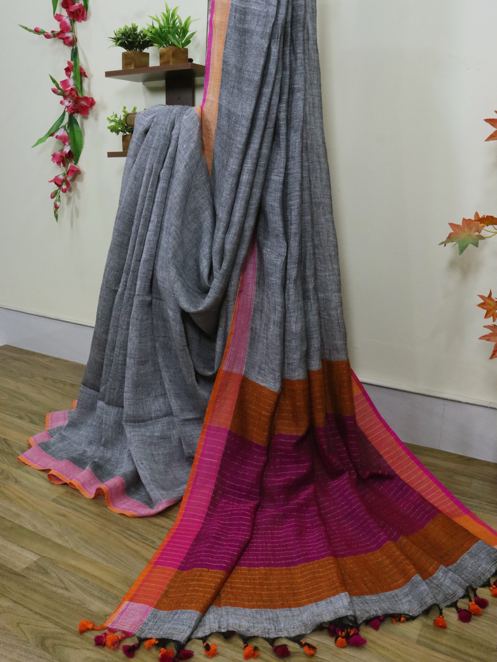 Gray Pure Linen Plain Saree - Image 4