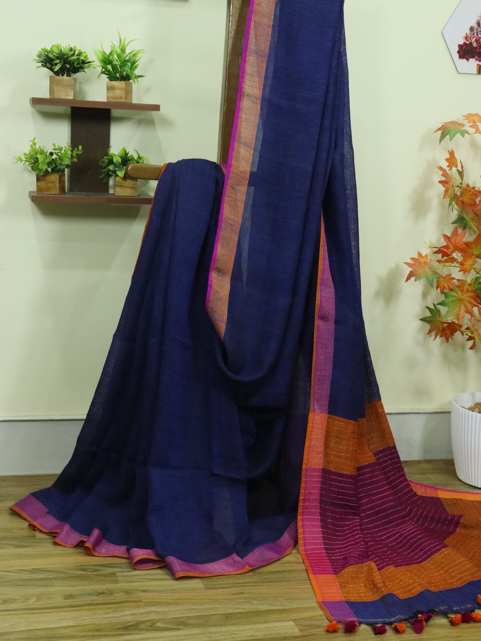 Blue Pure Linen Plain Saree - Image 3