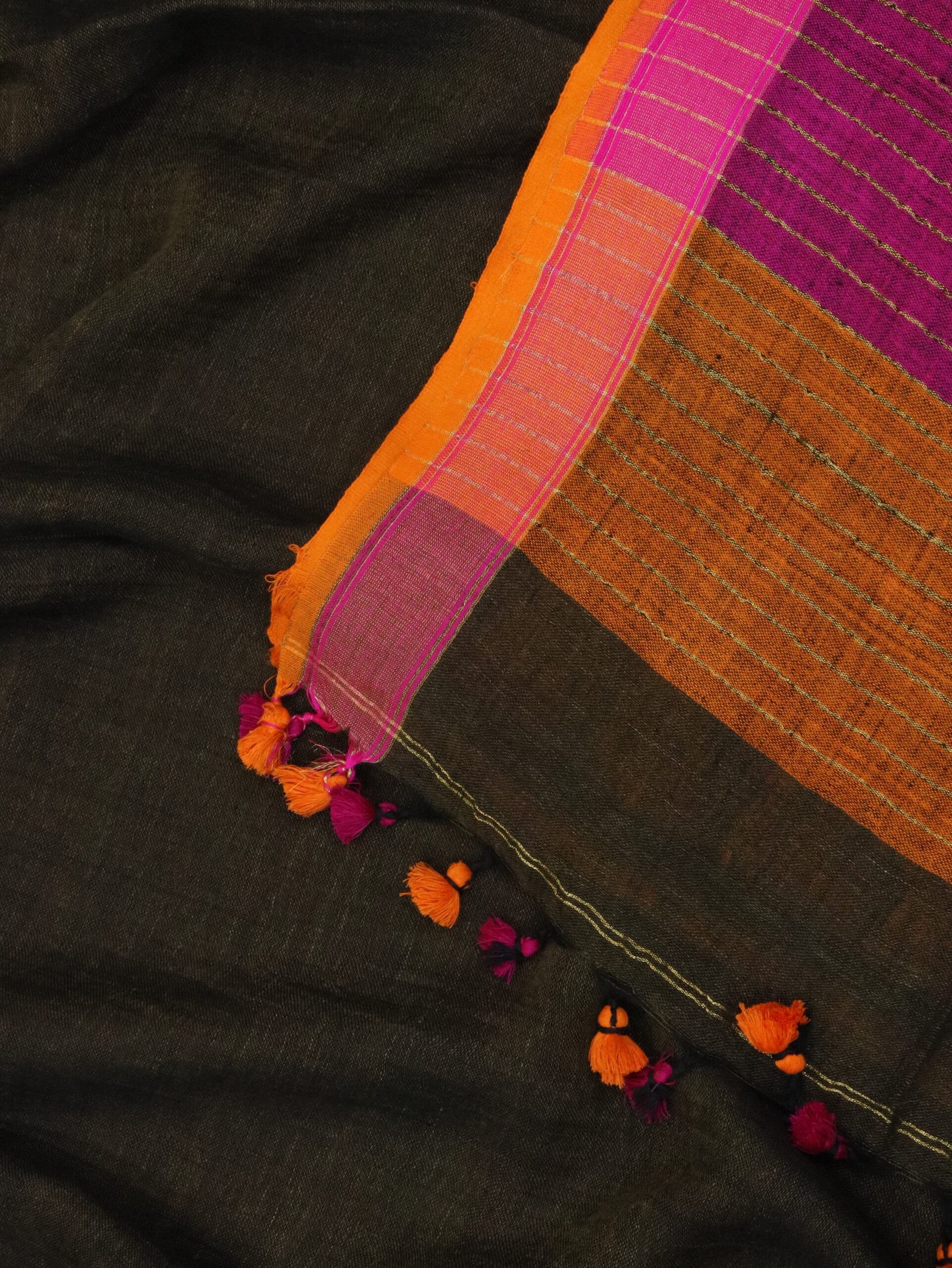 Chocolate Pure Linen Plain Saree - Image 5