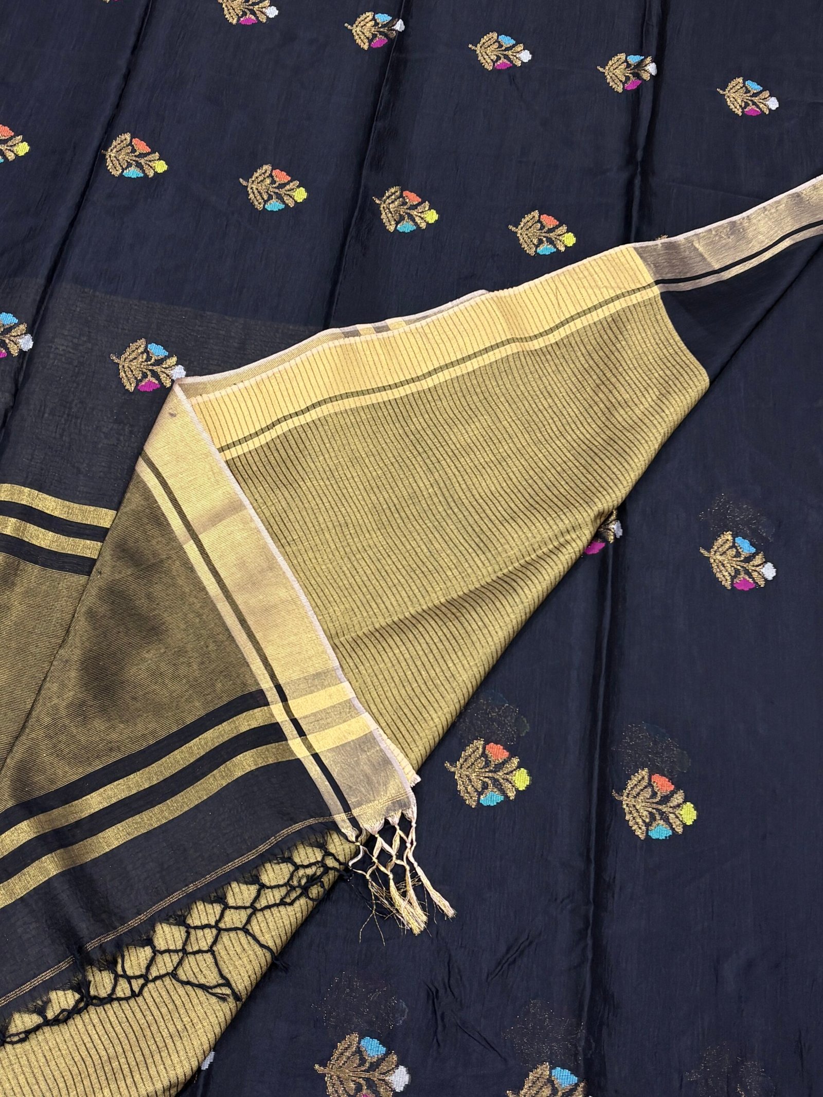 Black Katan Silk Jamdani Saree with Blouse Piece - Image 2