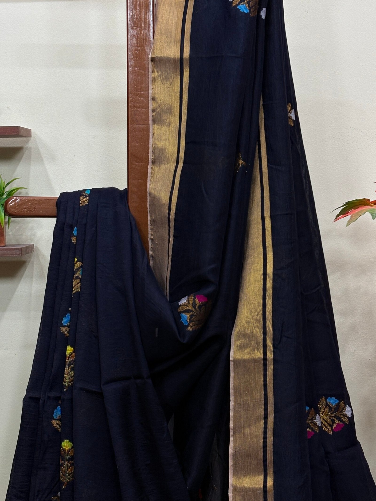 Black Katan Silk Jamdani Saree with Blouse Piece - Image 4