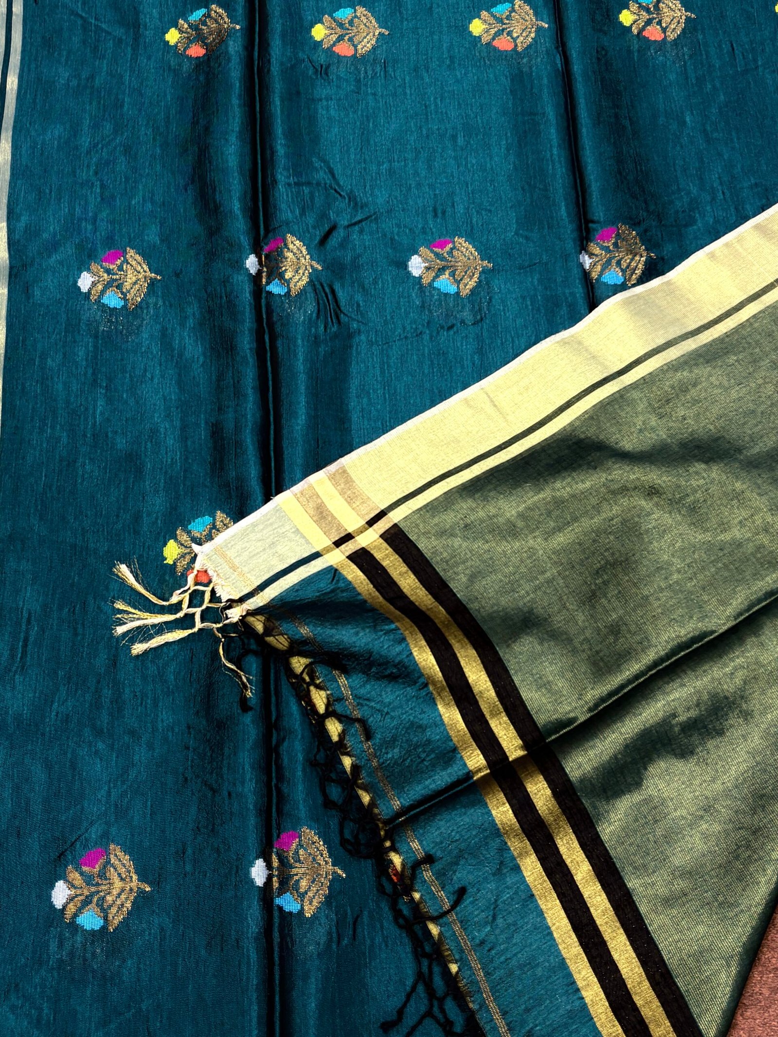 Rama Green Katan Silk Jamdani Saree with Blouse Piece - Image 7